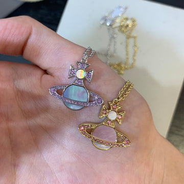 Seiko Queen Mother Fritillaria Saturn necklace full of diamonds and dazzling natural shell planet pendant versatile commuter necklace