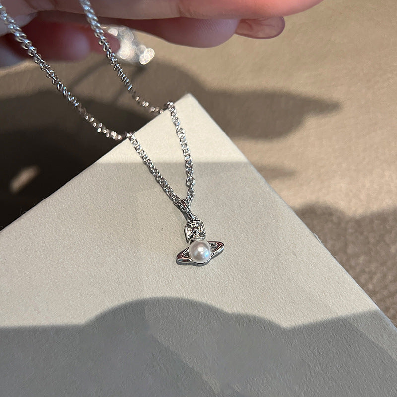 High version Queen West Balbina small Saturn pearl necklace single mini flat pearl pendant clavicle chain