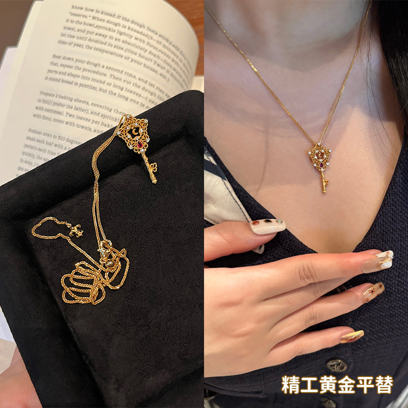 The live broadcast hit ancient silver star moon key necklace, Sakura star filigree, ruby scepter necklace, gold flat