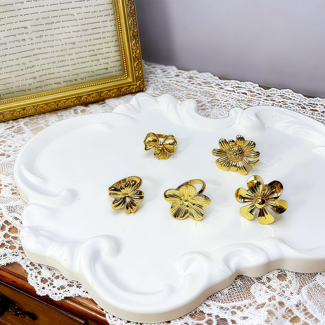 hot-selling exaggerated big flower ring titanium steel ring fashionable and elegant stainless steel small golden flower shape ring