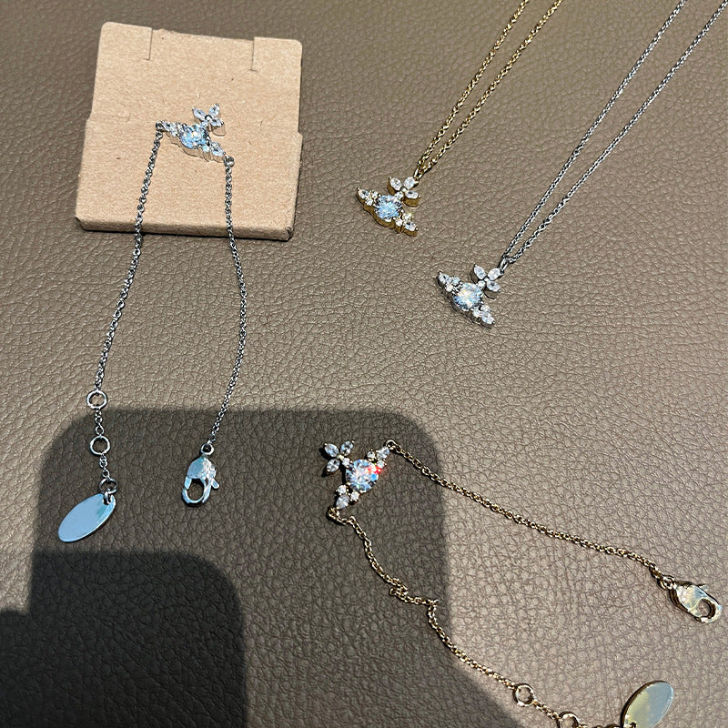 Seiko Queen Mother West full of diamond flower necklace bracelet white diamond inlay clavicle chain shining hand ornament female niche design sense