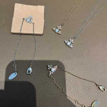 Seiko Queen Mother West full of diamond flower necklace bracelet white diamond inlay clavicle chain shining hand ornament female niche design sense