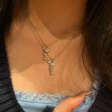 Seiko West Queen Mother Fishbone Saturn Necklace Full of Diamonds Smart Small Fish Bone Opal Stone Clavicle Chain New Necklace
