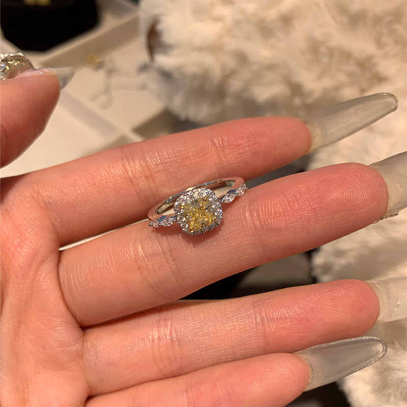 The live broadcast hit 925 sterling silver starry yellow diamond ring burst sparkle micro inlaid princess square diamond jewelry flat replacement index finger ring