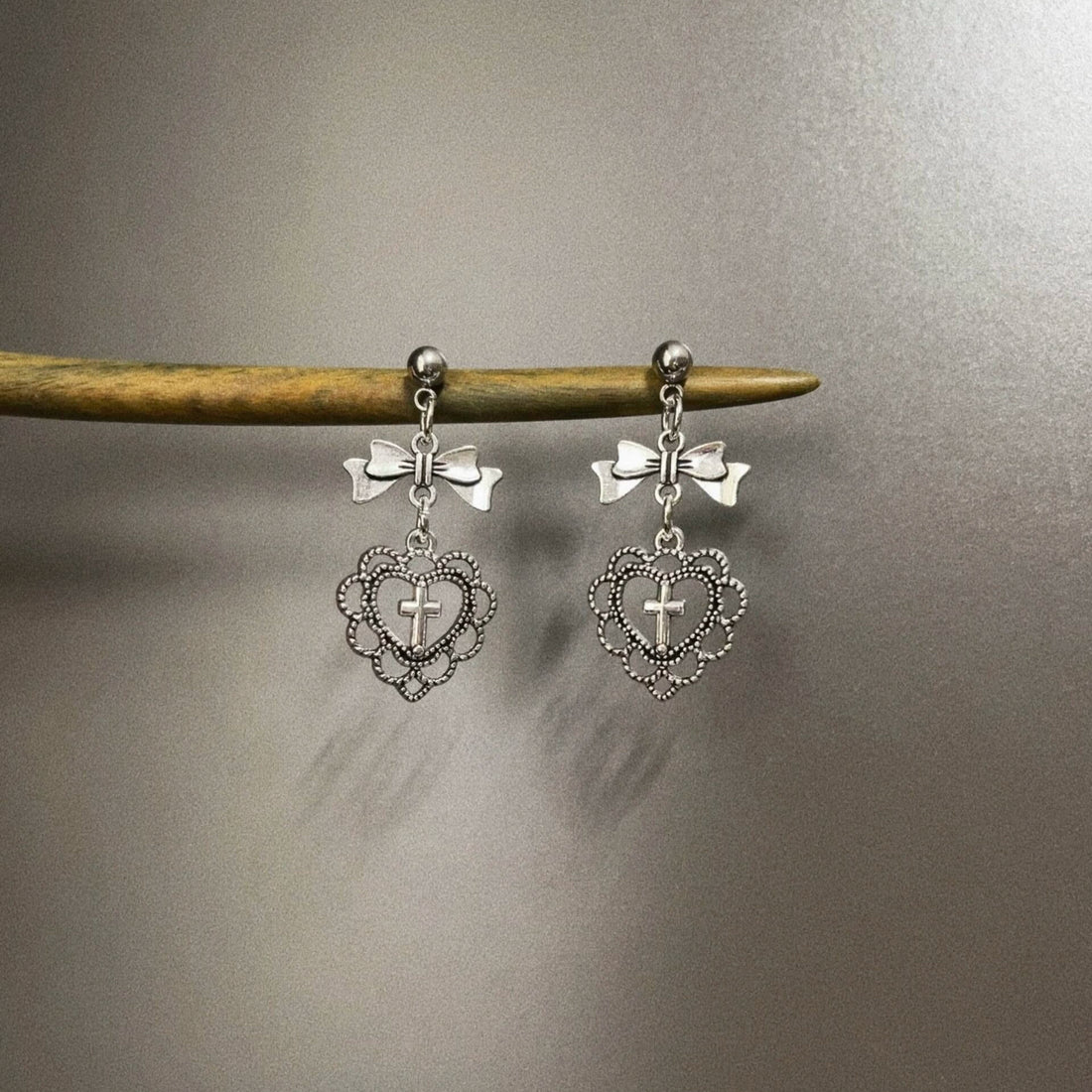 Vintage vintage Gothic love lace earrings