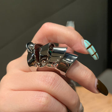 Queen Mother West Seiko four-section armor joint ring Saturn planet index finger ring metalpunk style nana same style