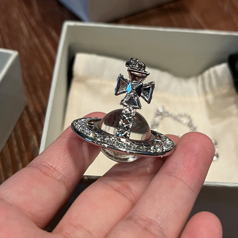 Queen Mother of the West Pina large rivet full diamond orb necklace high version popping pina three-dimensional Saturn necklace