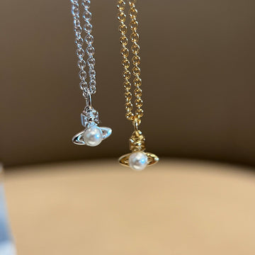 High version Queen West Balbina small Saturn pearl necklace single mini flat pearl pendant clavicle chain