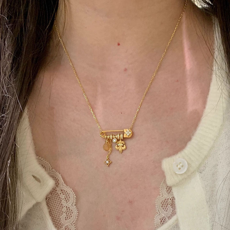 Xiaohongshu explosive brushed iris flower starry yellow water pendant, pin necklace, medieval collarbone chain, one piece is sent on behalf of others.