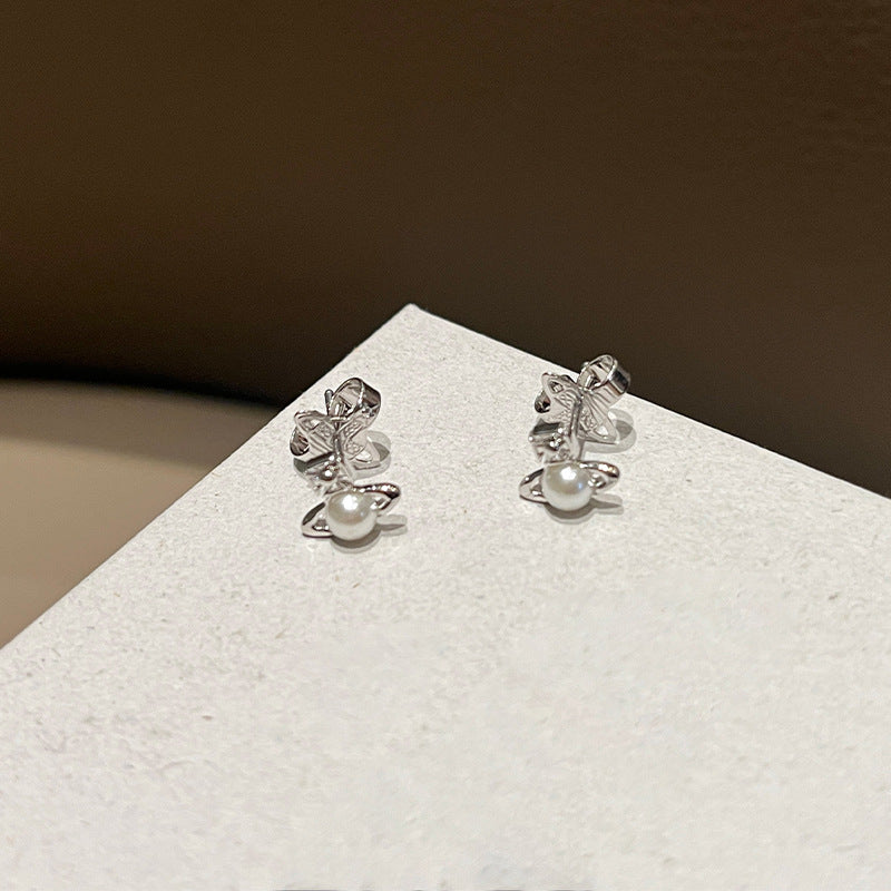 Seiko Queen West Balbina small Saturn pearl stud earrings single mini flat pearl small delicate earrings