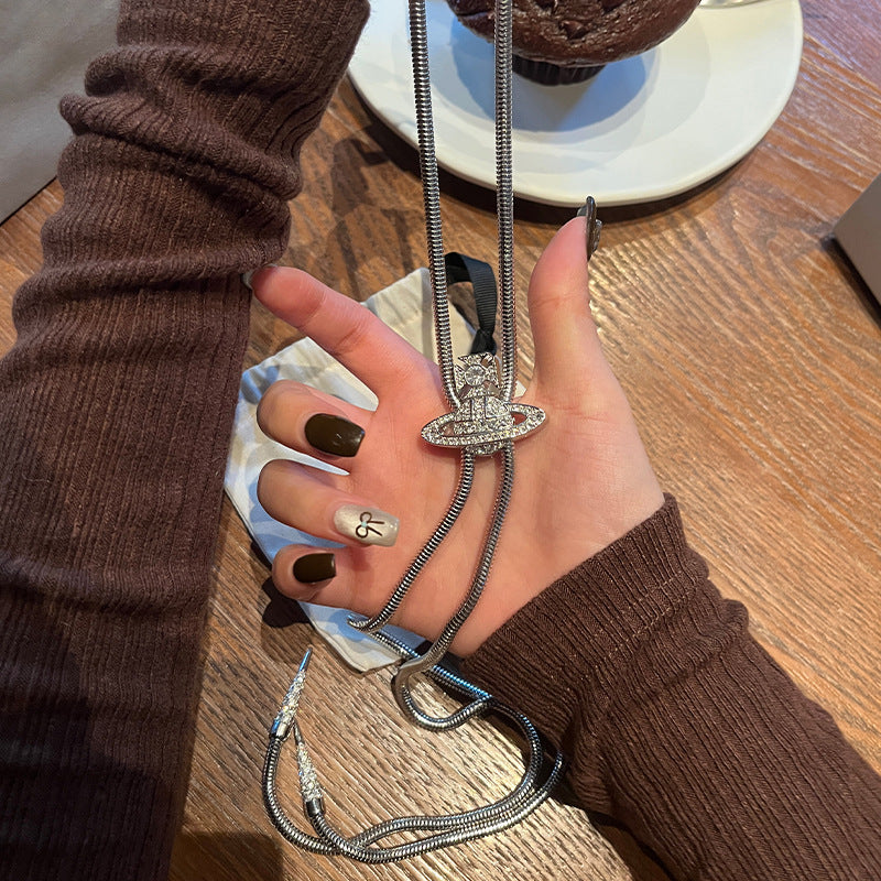 Queen Mother of the West Seiko magnetic Saturn tie knot necklace long Cuban sweater chain one two-wear clavicle chain