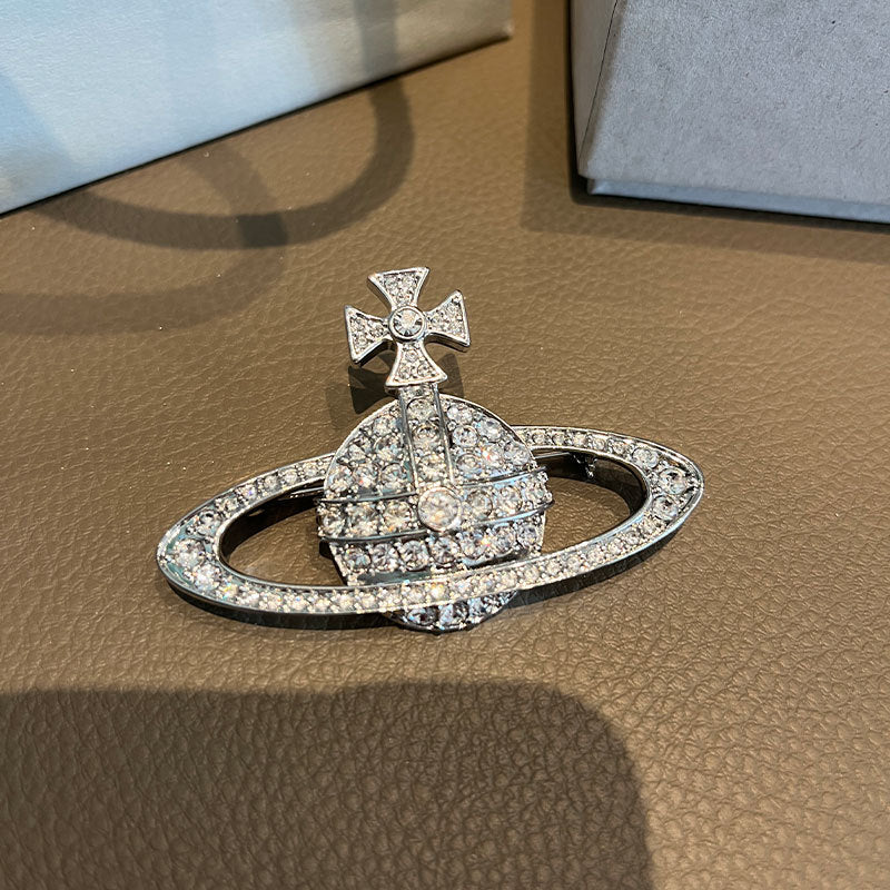 Seiko Queen West full of diamond large Saturn brooch classic sparkling diamond planet ins style autumn and winter 100 accessories