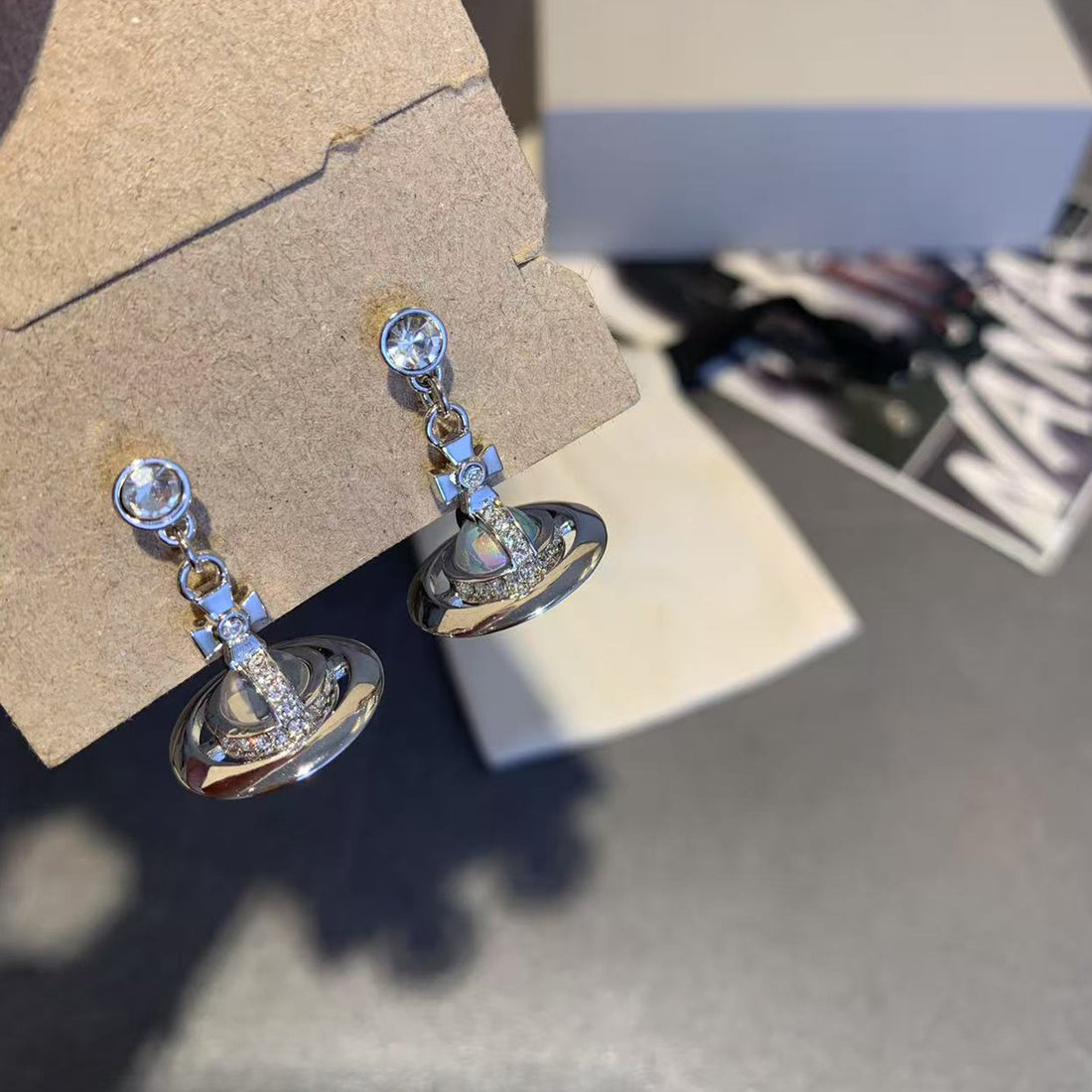 New Queen Mother of the West Aurora Aviator Earrings Seiko Laser Illusion Three-Dimensional Saturn Orb Earrings