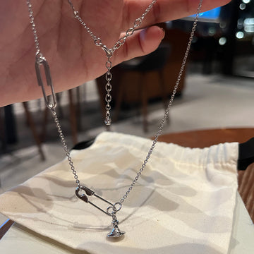 High version Queen Mother West pin three-dimensional Saturn necklace minimalist silver chain glossy paper clip planet pendant necklace