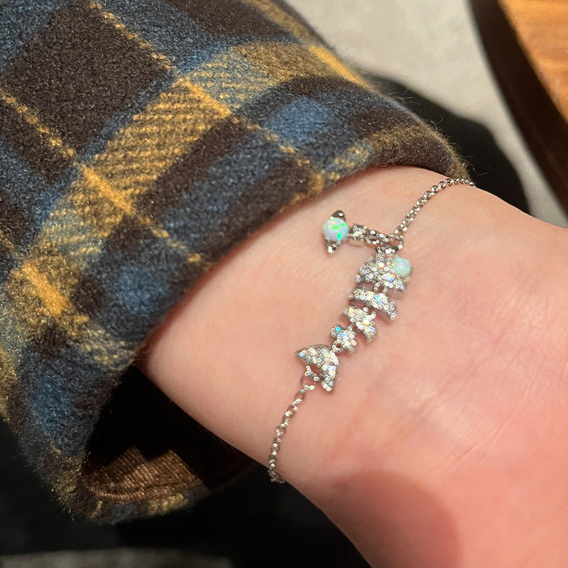 Seiko West Queen Mother Fishbone Saturn Bracelet Full of Diamonds, Smart Small Fish Bones, Opal Stones, Sweet Cool Fashionable Hand Ornaments