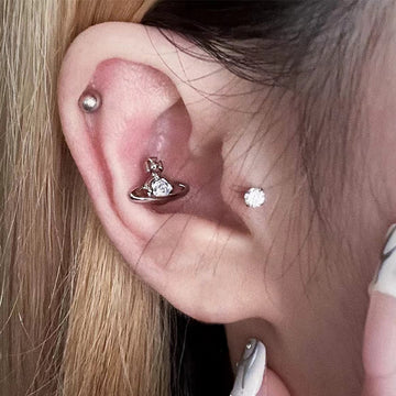 The Queen Mother of the West mini single diamond Saturn stud earrings mini planet earrings three-color classic earrings are versatile