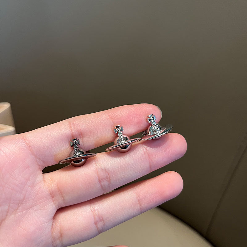 The Queen Mother of the West semi-three-dimensional Saturn stud earrings orb sweet cool style earrings NANA comic model