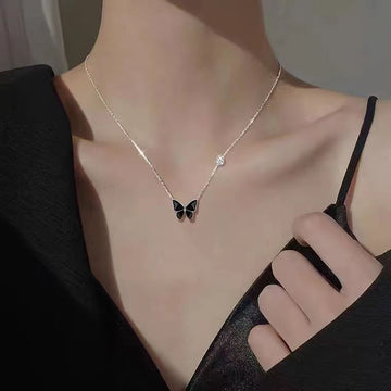 New warm color-changing butterfly necklace women's niche design butterfly pendant temperament light luxury versatile women's collarbone chain