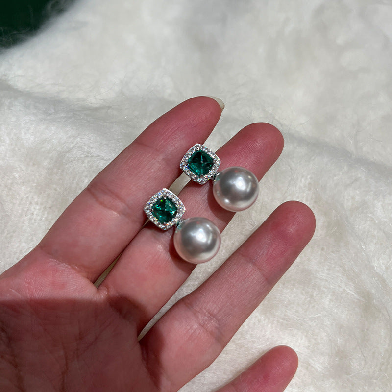 The live broadcast hit 925 silver earrings are classic and versatile, fashionable Austrian pearl 12MM simple green sugar tower earrings