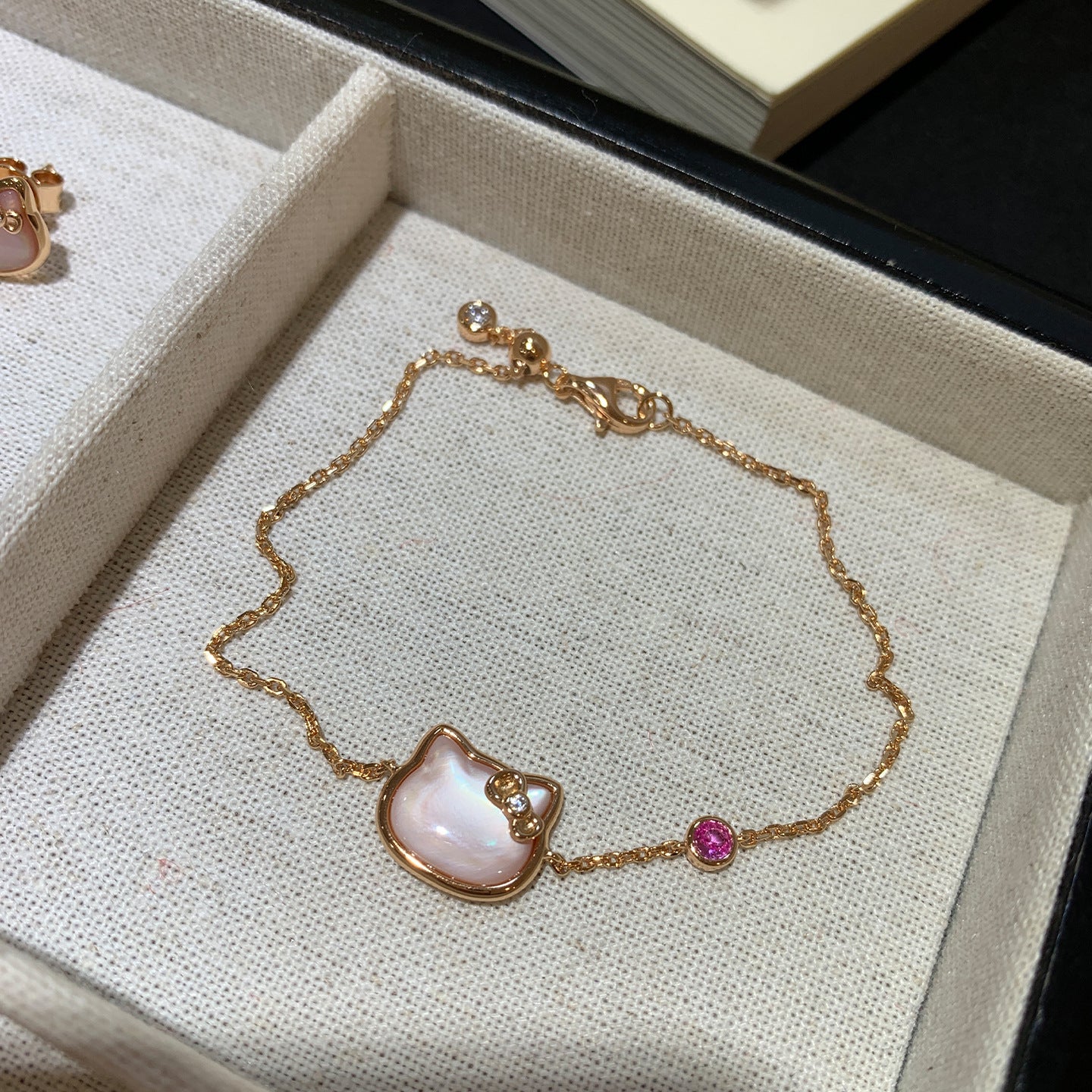 Live broadcast popular pink shell kitten bracelet 925 silver natural fritillary KT cat sweet girly touch hand jewelry