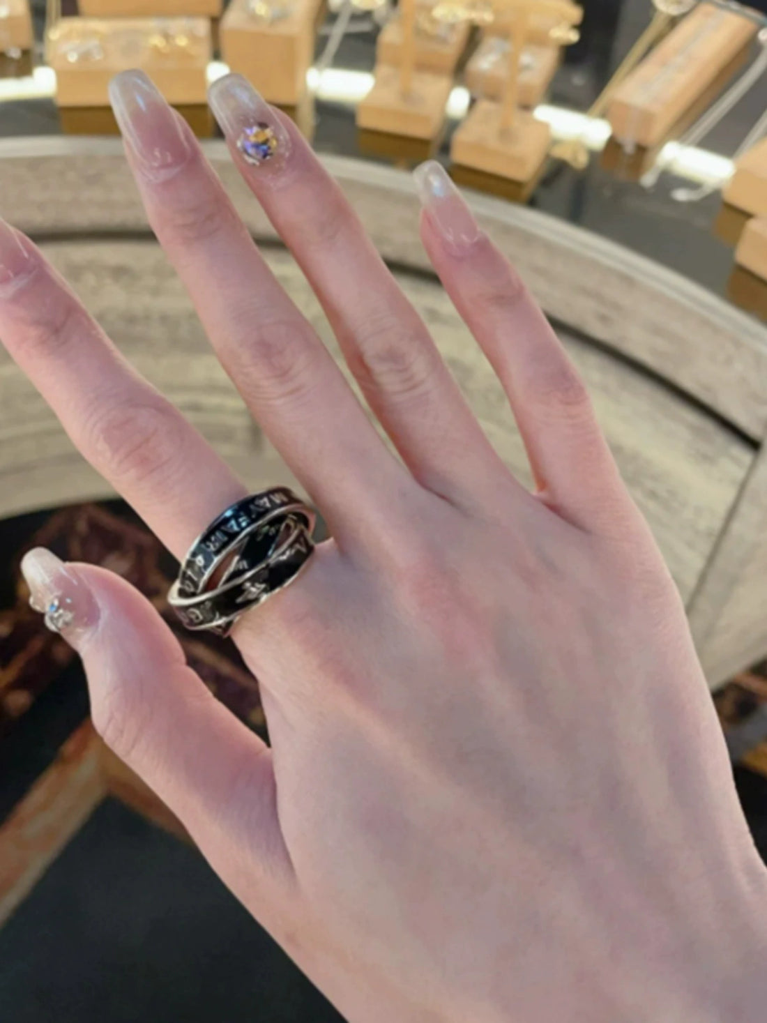 Stunning Gradient Ring Ring Empress Dowager Vivienne Rose Gold Pink Three Circle Enamel Vivienne Ring