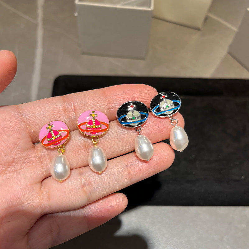 Blogger model New Queen Mother Enamel Buckle Enamel Pearl Earrings A two-wearing Saturn star orb stud earrings