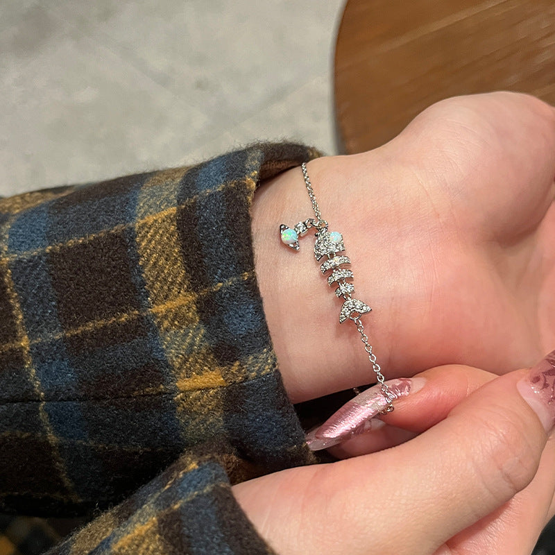 Seiko West Queen Mother Fishbone Saturn Bracelet Full of Diamonds, Smart Small Fish Bones, Opal Stones, Sweet Cool Fashionable Hand Ornaments